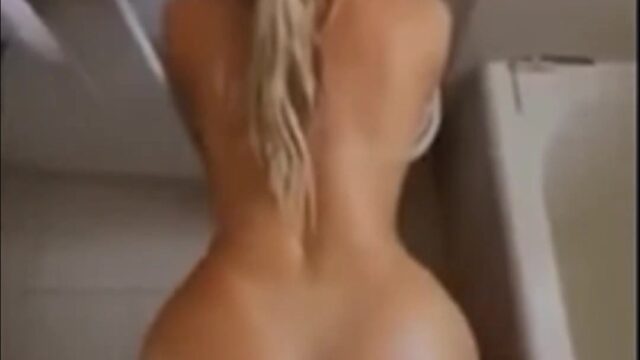 Corinna Kopf Onlyfans Video Wanna Fuck In WC